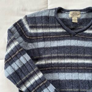 100% Wool Winter Sweater - Navy and Light Gray